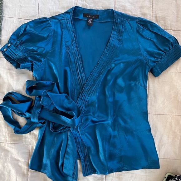 - 100% Satin silk wrap blouse - Picture 2 of 3